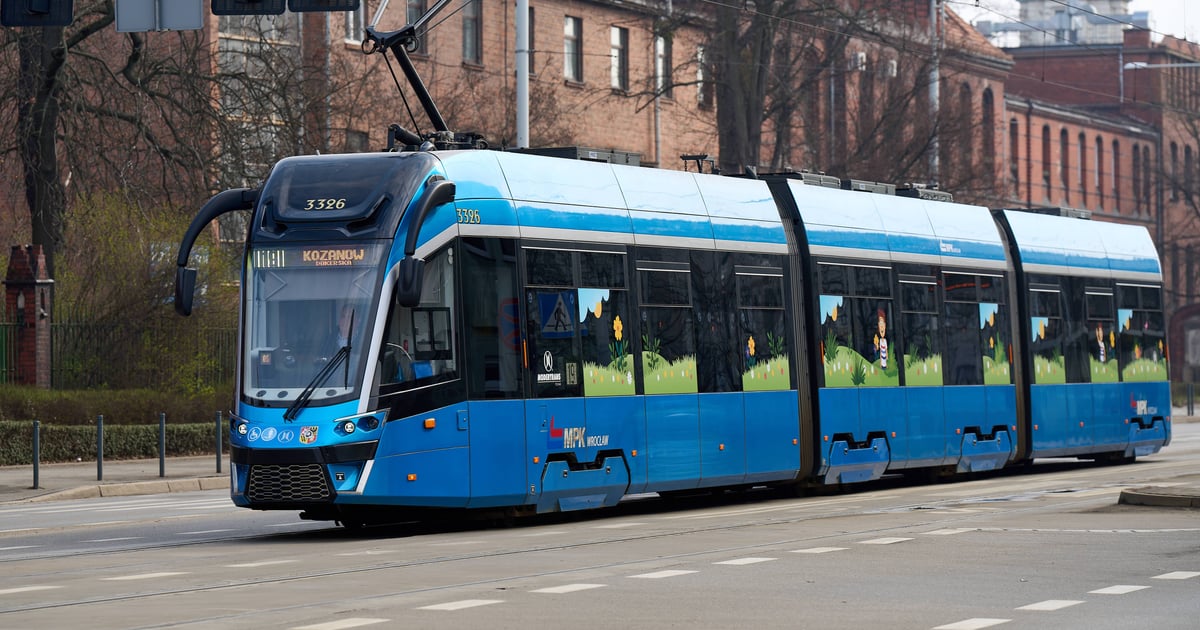 Wiosenny tramwaj wyjechał na ulice Wrocławia