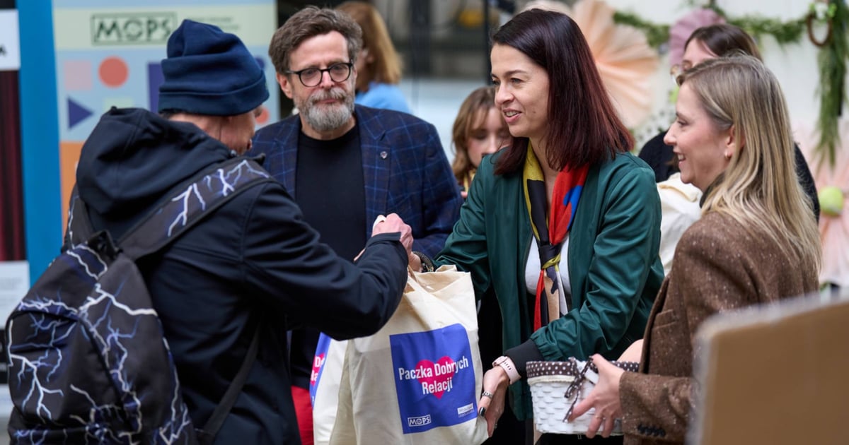 Kolejne świąteczne Paczki Dobrych Relacji zostały wręczone mieszkańcom