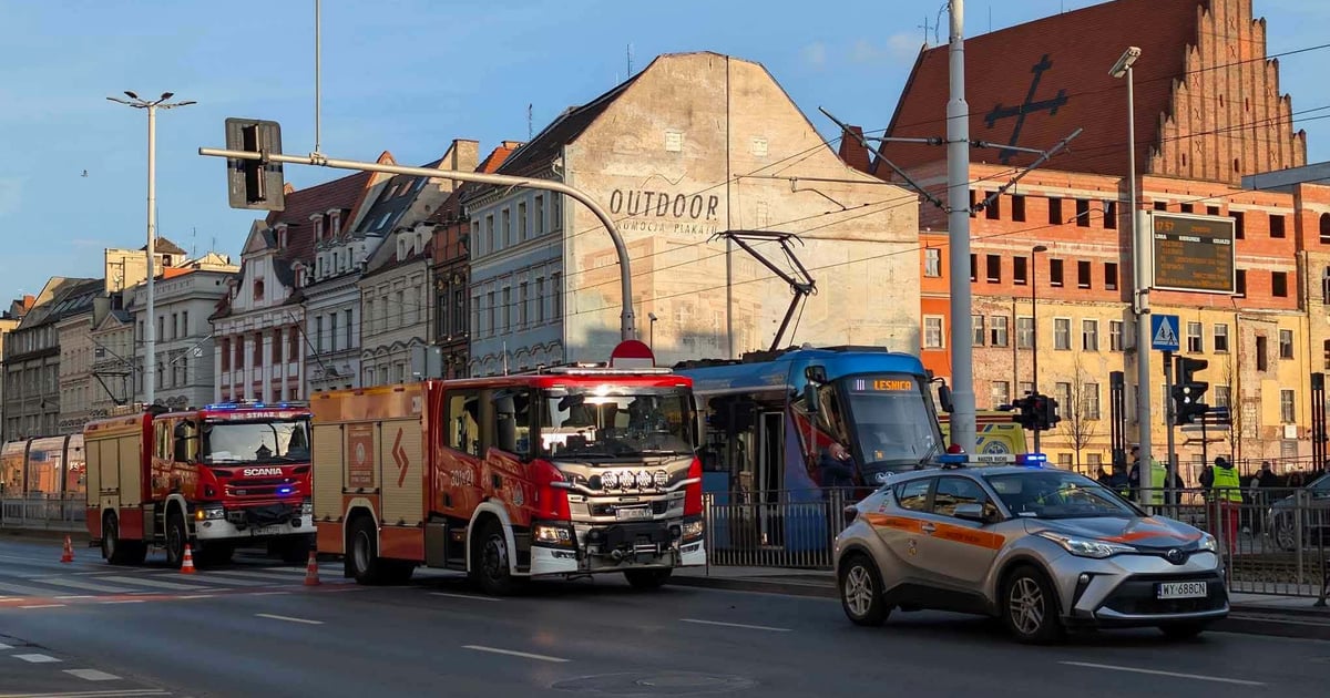 Potrącenie pieszego na ulicy Zamkowej. Zmiana kursowania tramwajów.