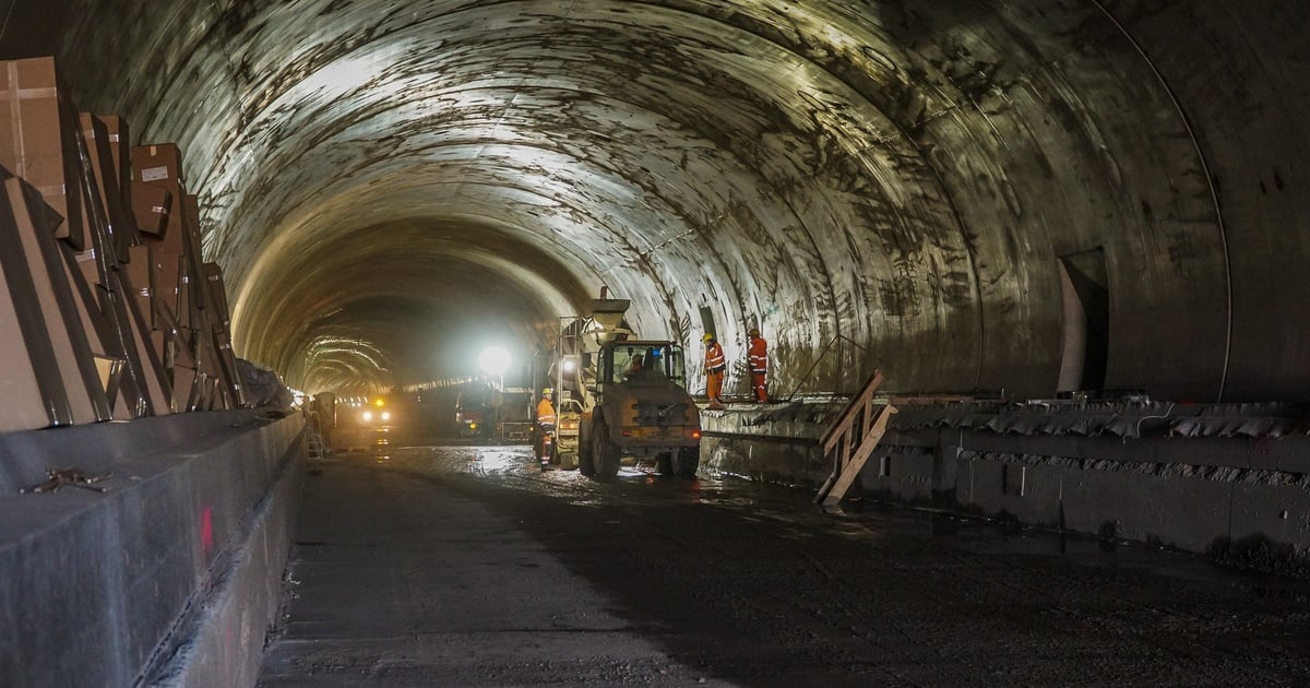 Zobacz, jak powstaje najdłuższy poza miastem tunel w Polsce. Budowa ek
