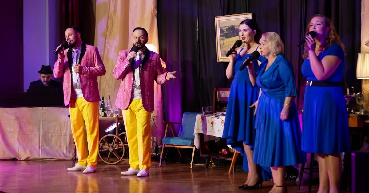 Podróż w czasie z dużą zniżką. Teatr Scena Kamienica zaprasza seniorów