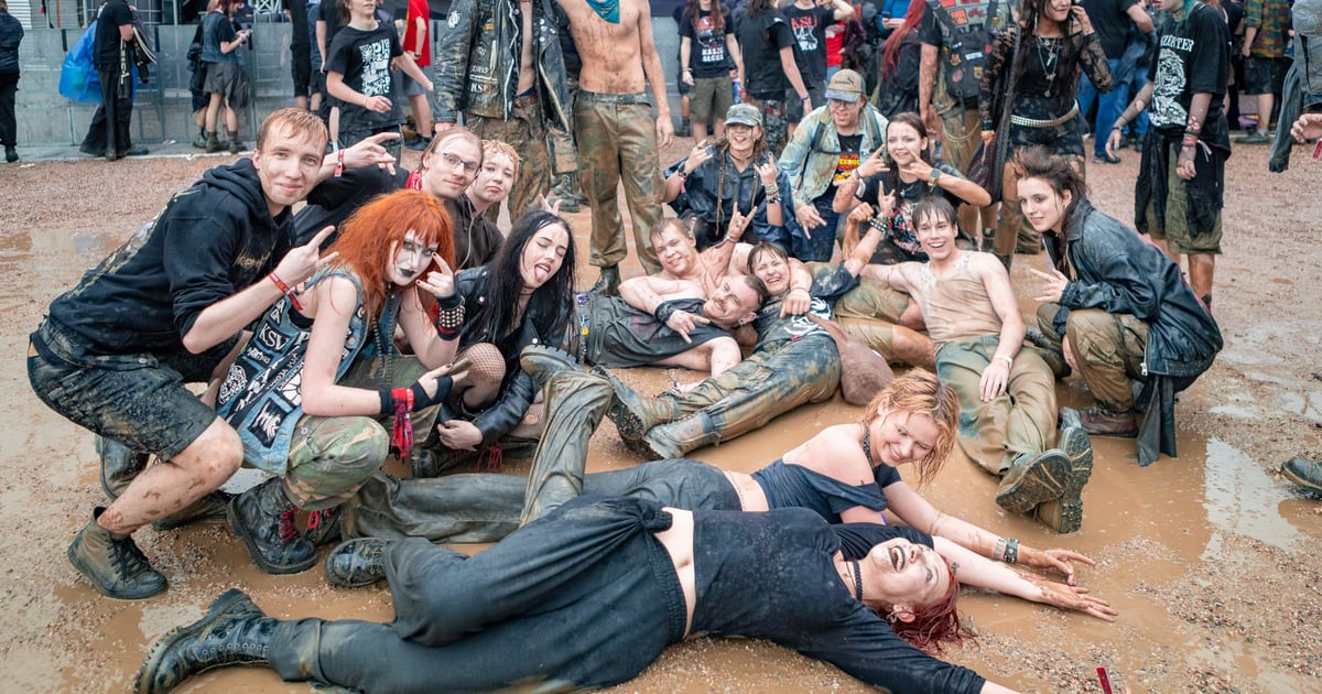 Deszcz nie popsuł ostatniego dnia 3-Majówki. Fani tańczą w błocie!