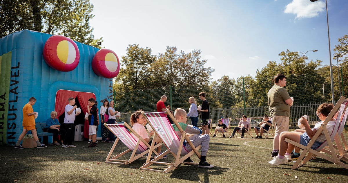 Dmuchane kino w sobotę w parku Południowym. Bezpłatne seanse filmów!