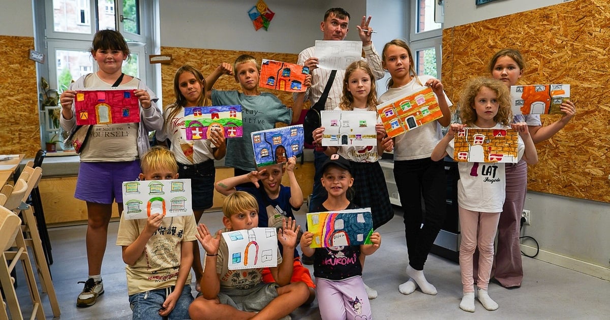 Wrocławski Nikifor świętował urodziny w CAL na Traugutta. Rysował z dziećmi