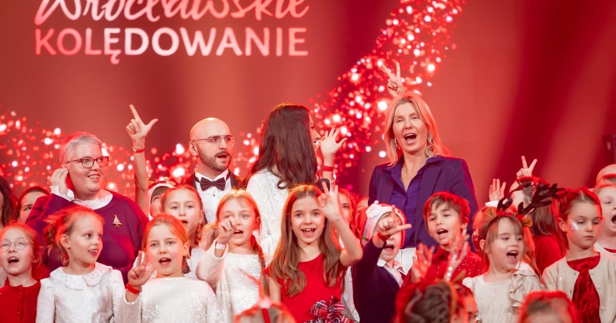 Wielkie kolędowanie w Hali Stulecia. Wrocławianie zaśpiewali dla pokoju | ZDJĘCIA