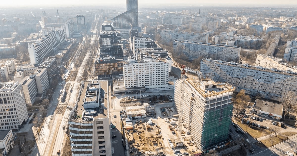 Biura wracają do gry! Firmy wolą tryb stacjonarny. Wrocław na podium