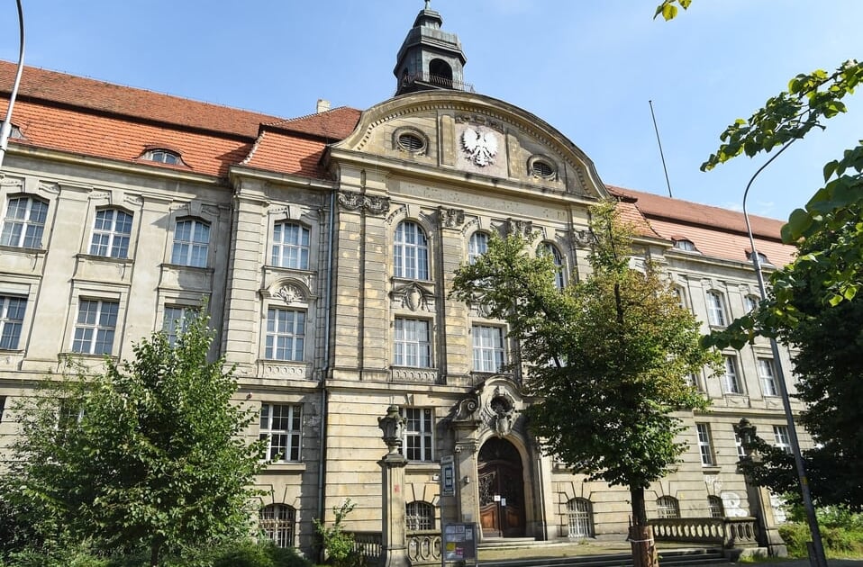 32 miliony złotych. Zabytek z Powstańców Śląskich znów na sprzedaż