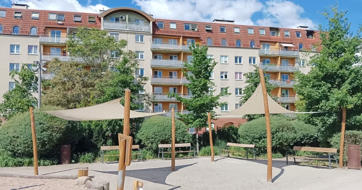 Żagle na wrocławskich placach zabaw. Latem ochronią dzieci przed słońcem
