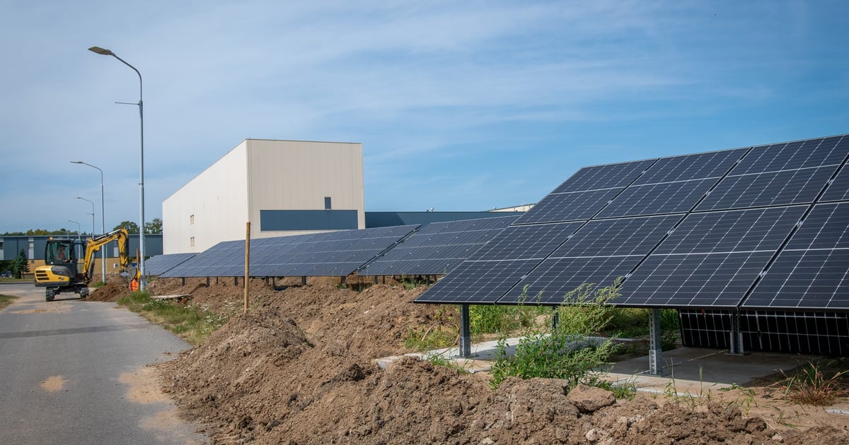 Farma fotowoltaiczna na Mokrym Dworze na finiszu! To kolejna duża zielona inwestycja dla mieszkańców Wrocławia