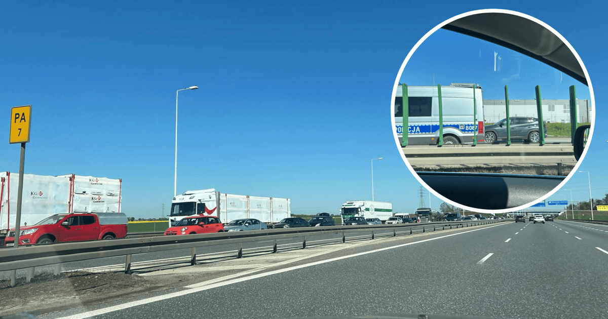 Spory korek na autostradzie A4. Po kolizji niedrożny jeden pas