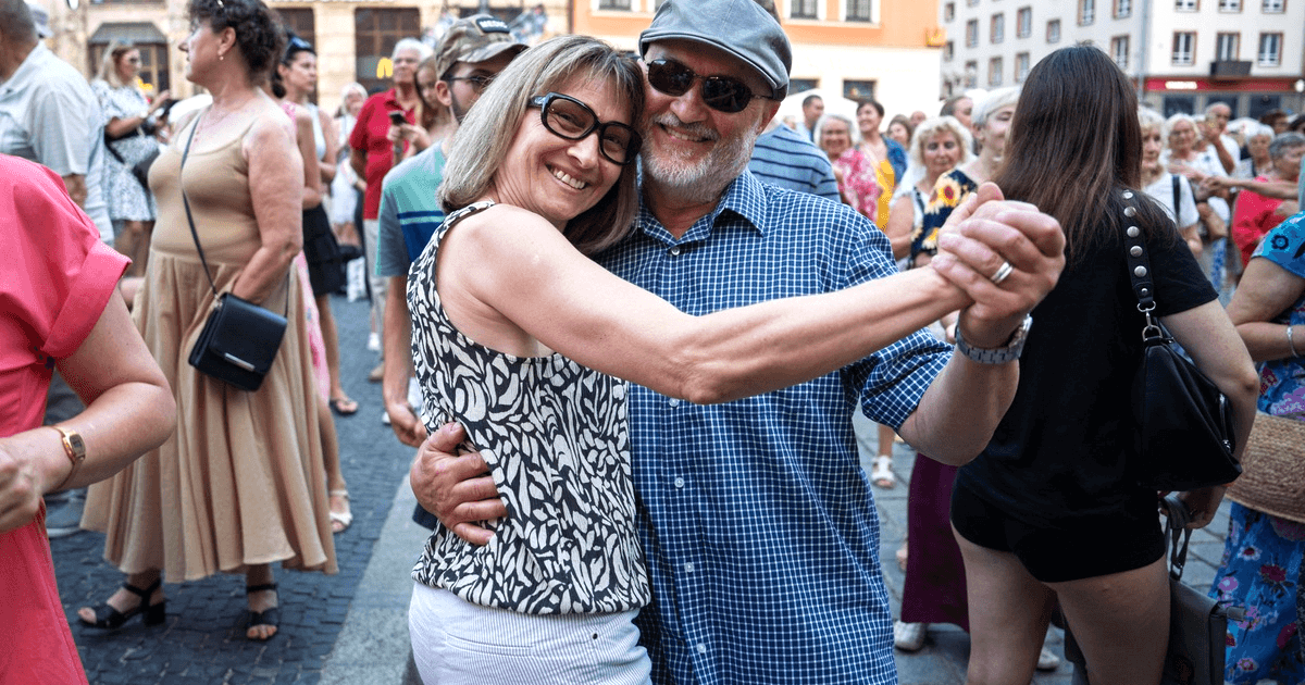 Wrocławska Potańcówka: Gorączka sobotniej nocy opanowała Rynek [DUŻO ZDJĘĆ]