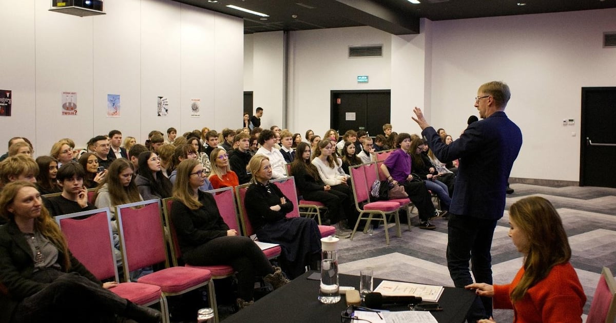 Konferencja „wroc.win.with.hiv" z okazji Światowego Dnia AIDS