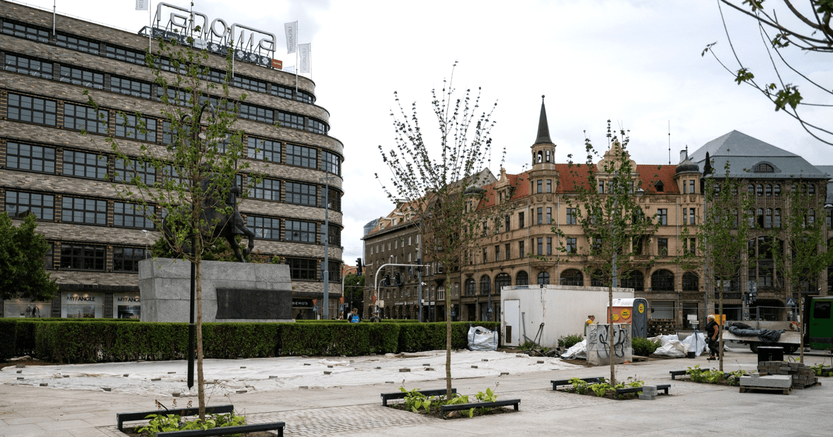 Zobacz, jak zazielenia się plac przy pomniku Chrobrego | GALERIA