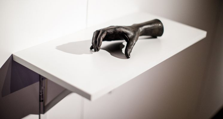 Plakat 27. rocznica śmierci Jerzego Grotowskiego – finisaż wystawy i spotkanie z Mariną Fabbri