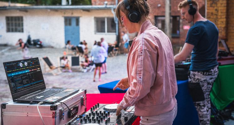 Plakat Silent Disco na Księżu