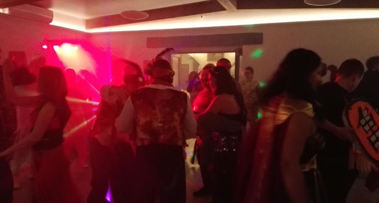 Plakat Coroczny bal karnawałowy: CUDOWNE LATA 80’