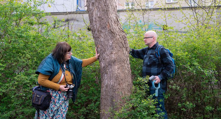 Plakat Dzikie ogrody – warsztaty przyrodniczo-krajoznawcze z Małgorzatą i Marianem Piszczkami