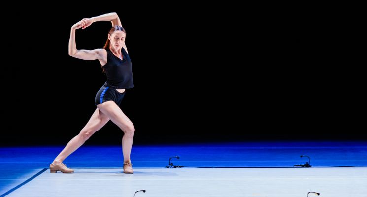 Plakat Szczeliny. Kobiety w sztukach performatywnych 2026