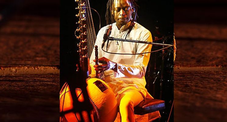 Plakat JALI Z DALEKIEGO KRAJU Buba Badjie Kujateh (Gambia) – kora Eric Owusu-Gyan (Ghana) – gitara basowa