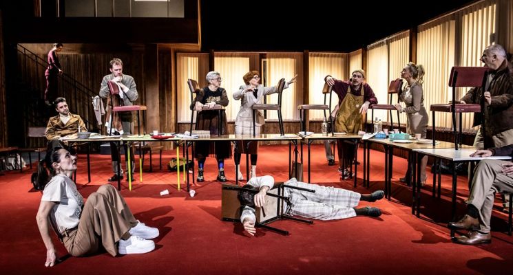 Plakat „Wspólnota mieszkaniowa” we Wrocławskim Teatrze Współczesnym