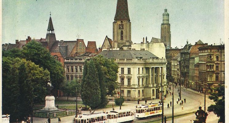 Plakat Od Maja do Gustawa. Spacer Promenadą Staromiejską