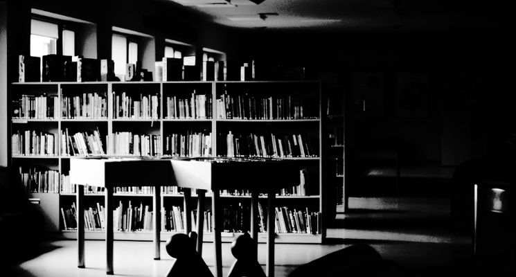 Plakat Wystawa „Miejska Biblioteka Publiczna we Wrocławiu w czerni eksperymentalnej”