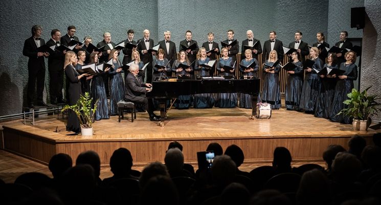 Plakat Koncert „Hommage à Čiurlionis” w wykonaniu Państwowego Chóru Kameralnego „Polifonija” z Litwy