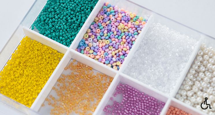 Plakat Klub Rodzica: Bransoletki z koralików tkane na krośnie