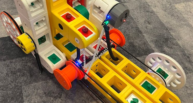 Plakat Prototypuss - ROBOTYKA, zajęcia z budowania robotów z ogromnych klocków