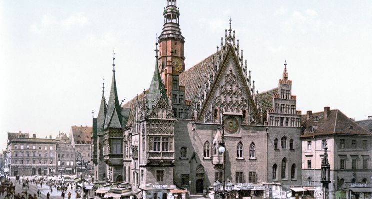 Plakat Ratusz w detalach: historia ukryta w architekturze – spacer architektoniczny