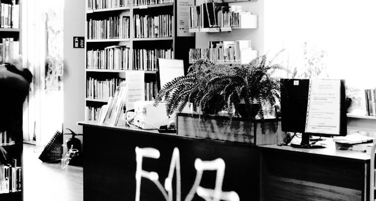 Plakat Wystawa „Biblioteka przy ul. Nenckiego we Wrocławiu w czerni eksperymentalnej”