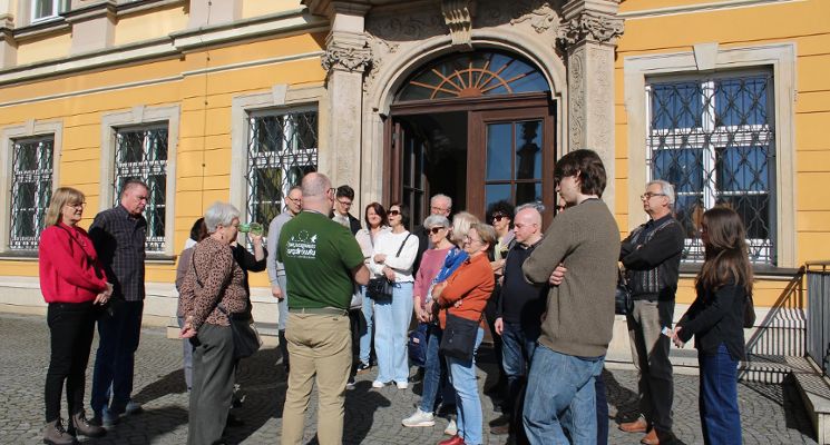 Plakat Historia w Pałacu. Pałac z historią - (Nie)oczywiste zwiedzanie Pałacu Królewskiego z przewodnikiem