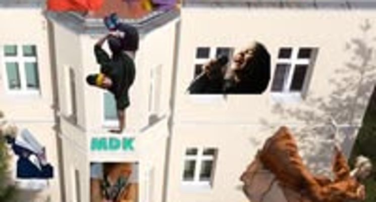 Plakat Chmurki kulturki [Noc Muzeów 2025]