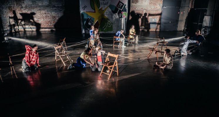 Plakat Spektakl ukraińskiego niezależnego teatru GAS „Jutro 10 lat temu | Завтра 10 років тому”