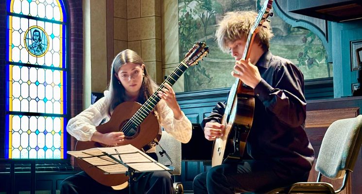 Plakat Duet gitarowy – Zuzanna Zych i Wojciech Jakubowski