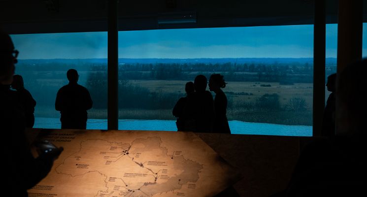 Plakat Ostatnie oprowadzanie kuratorskie po wystawie „Voices from Ukraine. Landscapes”