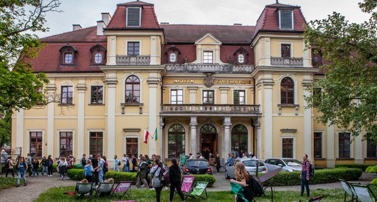 Plakat Noc Muzeów 2026 | Muzeum Etnograficzne | Akcja wycinanka! Akcja rodzinna dla dużych i małych