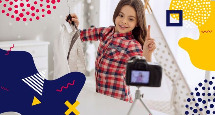 Plakat Zostań gwiazdą TikToka oraz YouTube'a! Lekcja dla dzieci i informacja o półkoloniach dla rodziców
