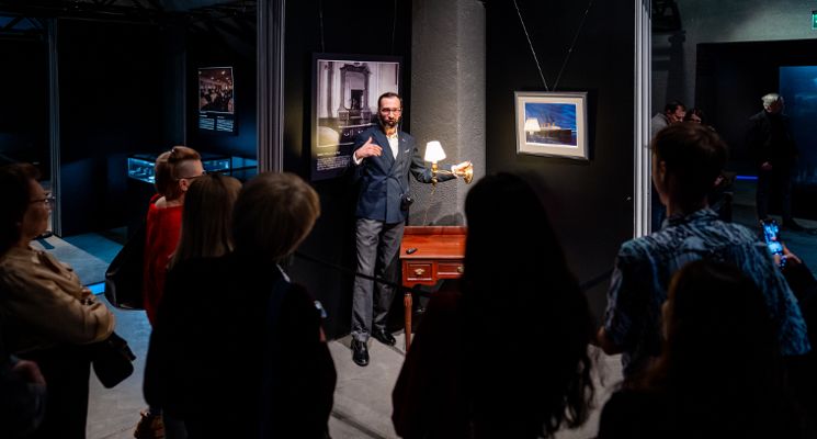 Plakat „W cieniu gigantów: Titanic, Britannic, Olympic" - oprowadzanie w Hydropolis