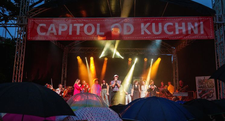 Plakat Teatr Muzyczny Capitol: „Capitol od kuchni" [Święto Wrocławia 2025]