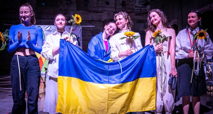 Plakat Jutro. Nowe pokolenie teatru GAS spotkanie z twórcami i twórczyniami spektaklu