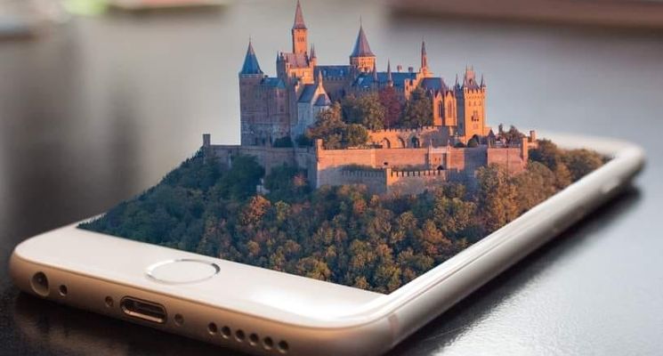 Plakat Spotkanie z podróżnikiem „Nowe aplikacje i strony do planowania podróży”