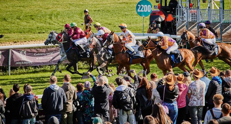 Plakat Otwarcie Sezonu Wyścigów Konnych 2026