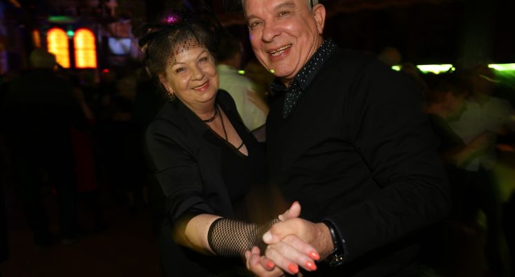 Plakat Disco Babcia, Disco Dziadek. Otwarte zajęcia taneczne w rytmie disco