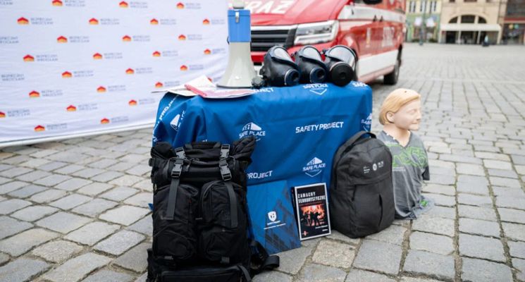 Plakat Bezpieczny Wrocław | szkolenie z obrony cywilnej