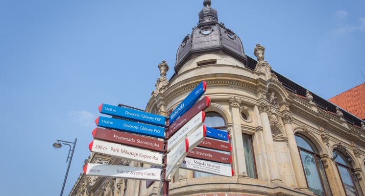 Plakat Opowieści o Świdnickiej – zwiedzanie z przewodnikiem [Wrocławskie Dni Seniora 2025]