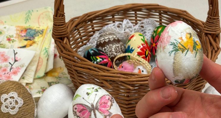 Plakat Warsztaty wielkanocne dla seniorów