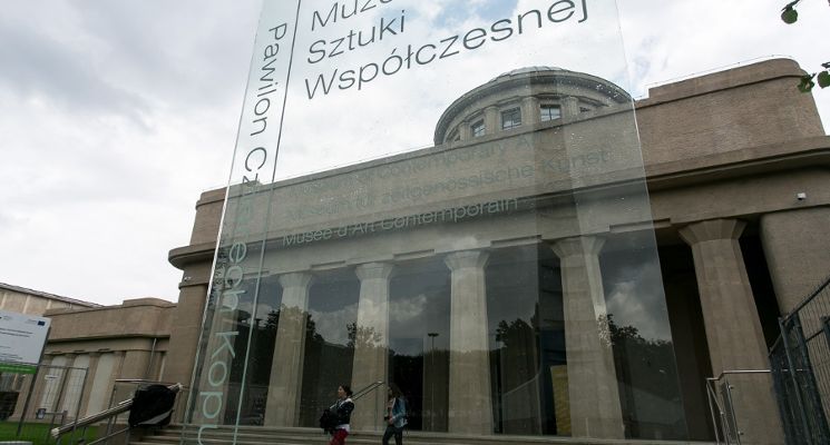 Plakat Zatańcz z nami, tańcz w kółeczko. Rodzinne warsztaty dla rodziców i dzieci w wieku 3–5 lat