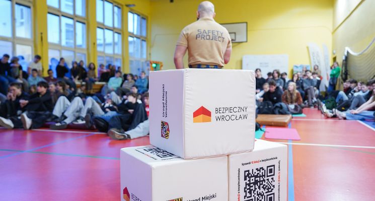 Plakat Bezpieczny Wrocław - szkolenie dla mieszkańców