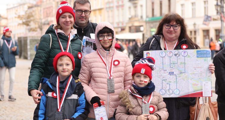 Plakat WrocWalk 2024 – odkryj magiczny Wrocław, krok po kroku!